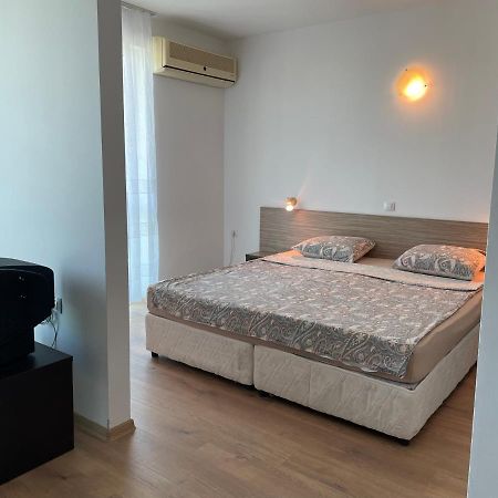 Апартамент В Сарафово Apartment Burgas Luaran gambar