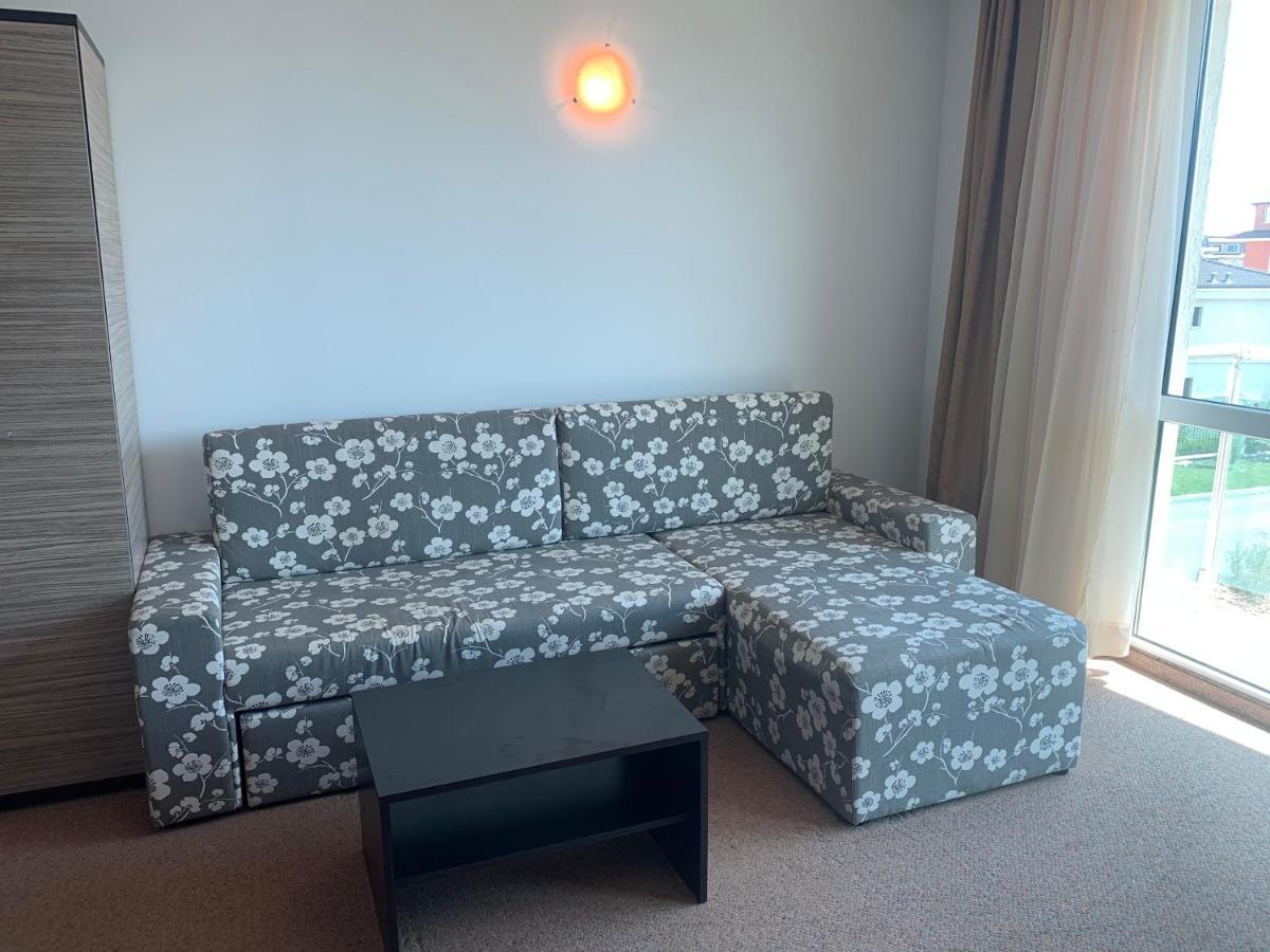 Апартамент В Сарафово Apartment Burgas Luaran gambar
